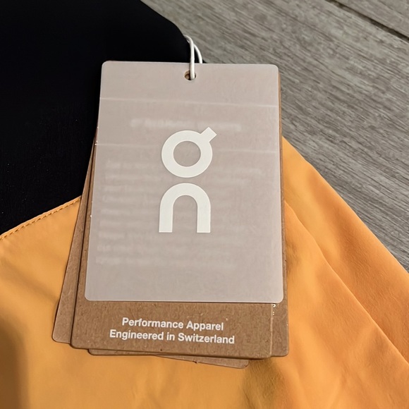 On Running women's shorts - Picture 4 of 6